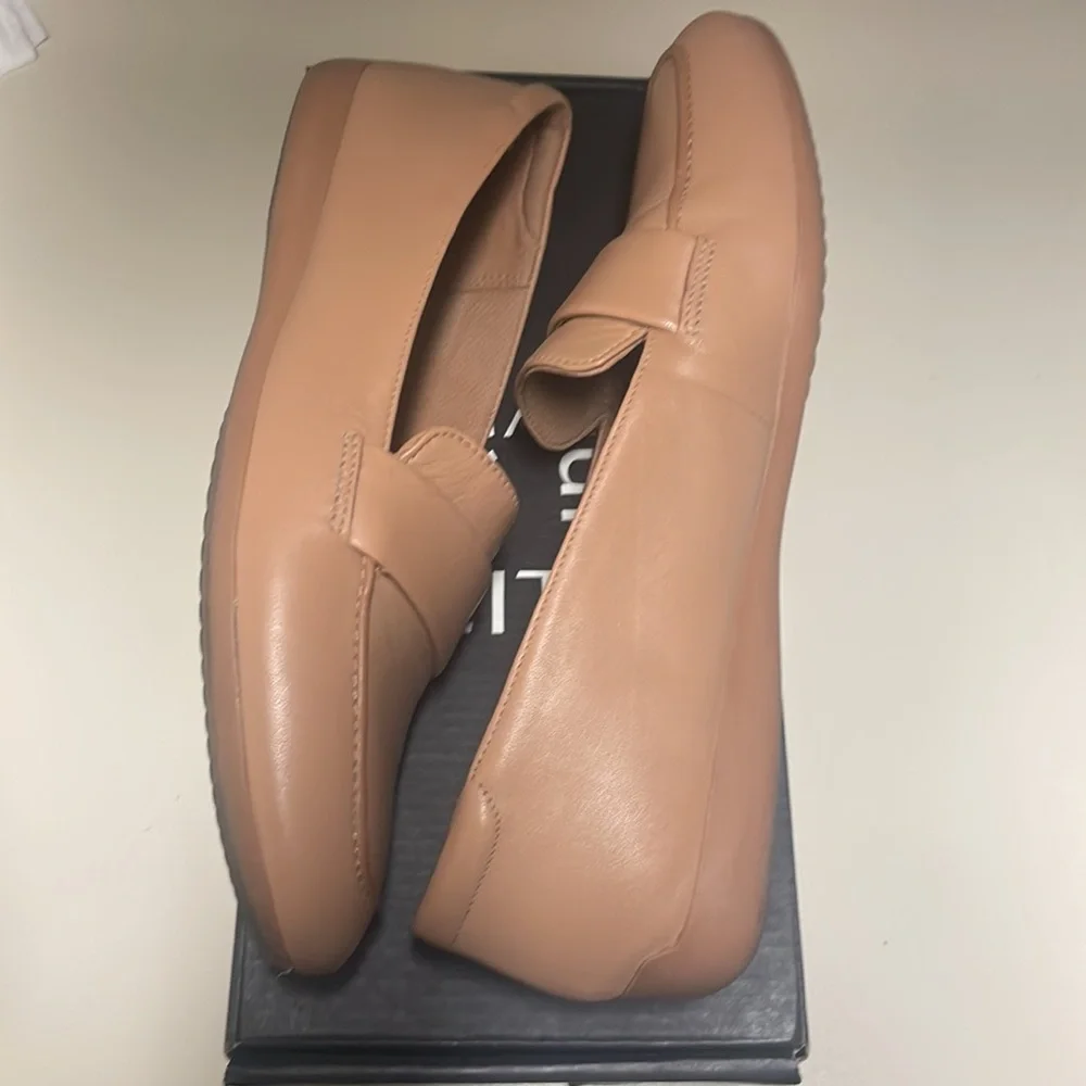 Naturalizer Genn Flow Leather Flat- Size 7.5